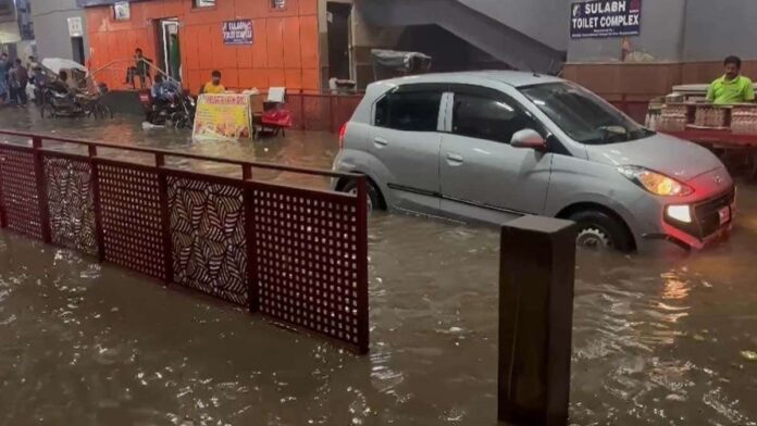 दिल्ली रेड अलर्ट